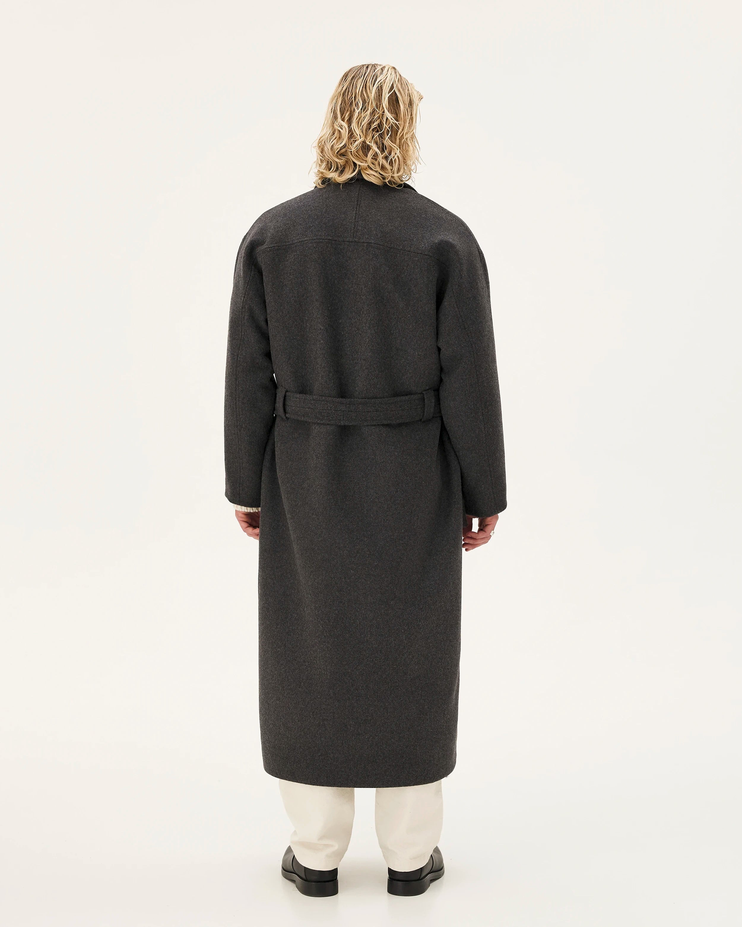 Sarvik Anthracite, manteau en laine NOYOCO, homme AW25 studio