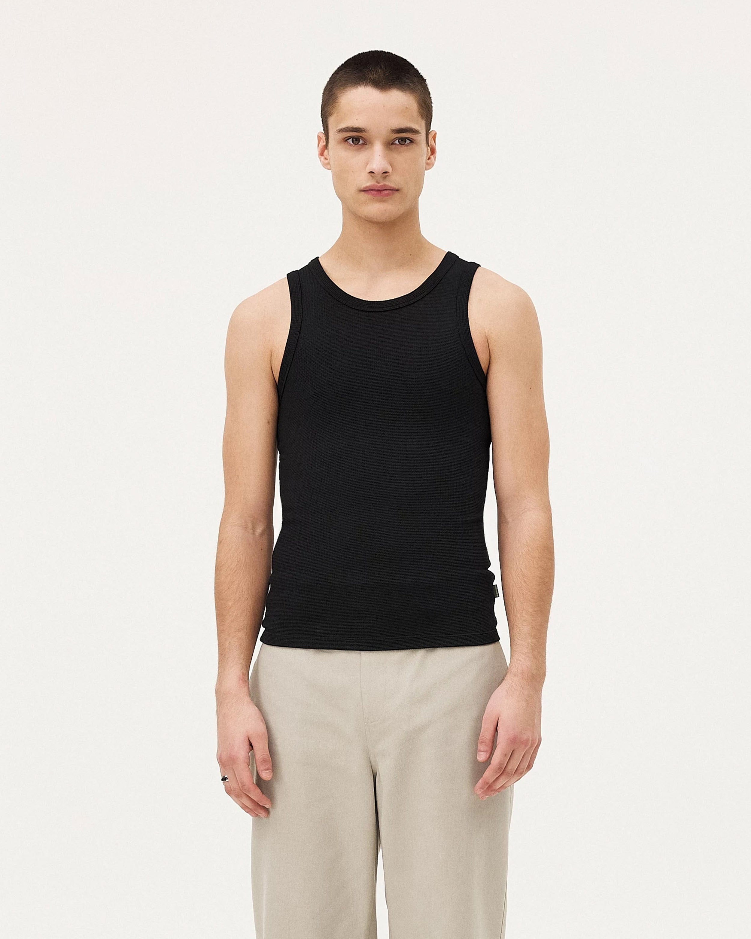 Leo Black tank top, product image